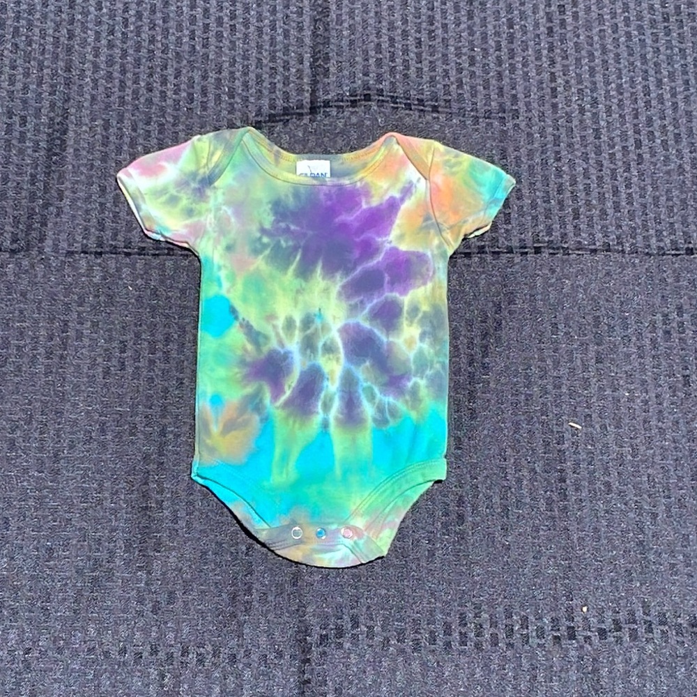 Homemade Tie Dye Onesie-W5948